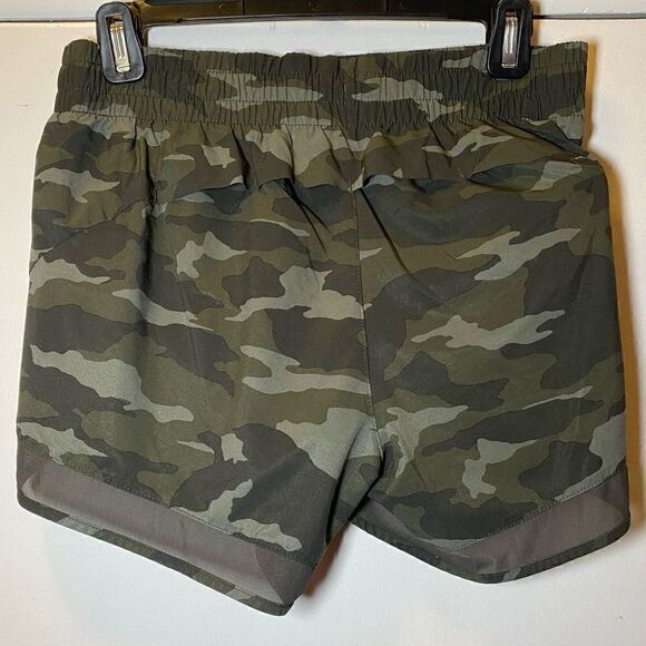 ATHLETA Printed Mesh Racer Run Shorts 4” Camo Mesh Green Women’s Size Small - Picture 6 of 9